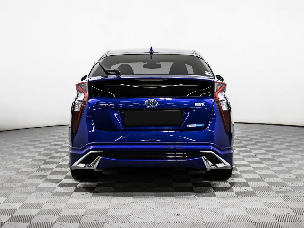 Toyota Prius с пробегом — 2016 год. Фото: #4