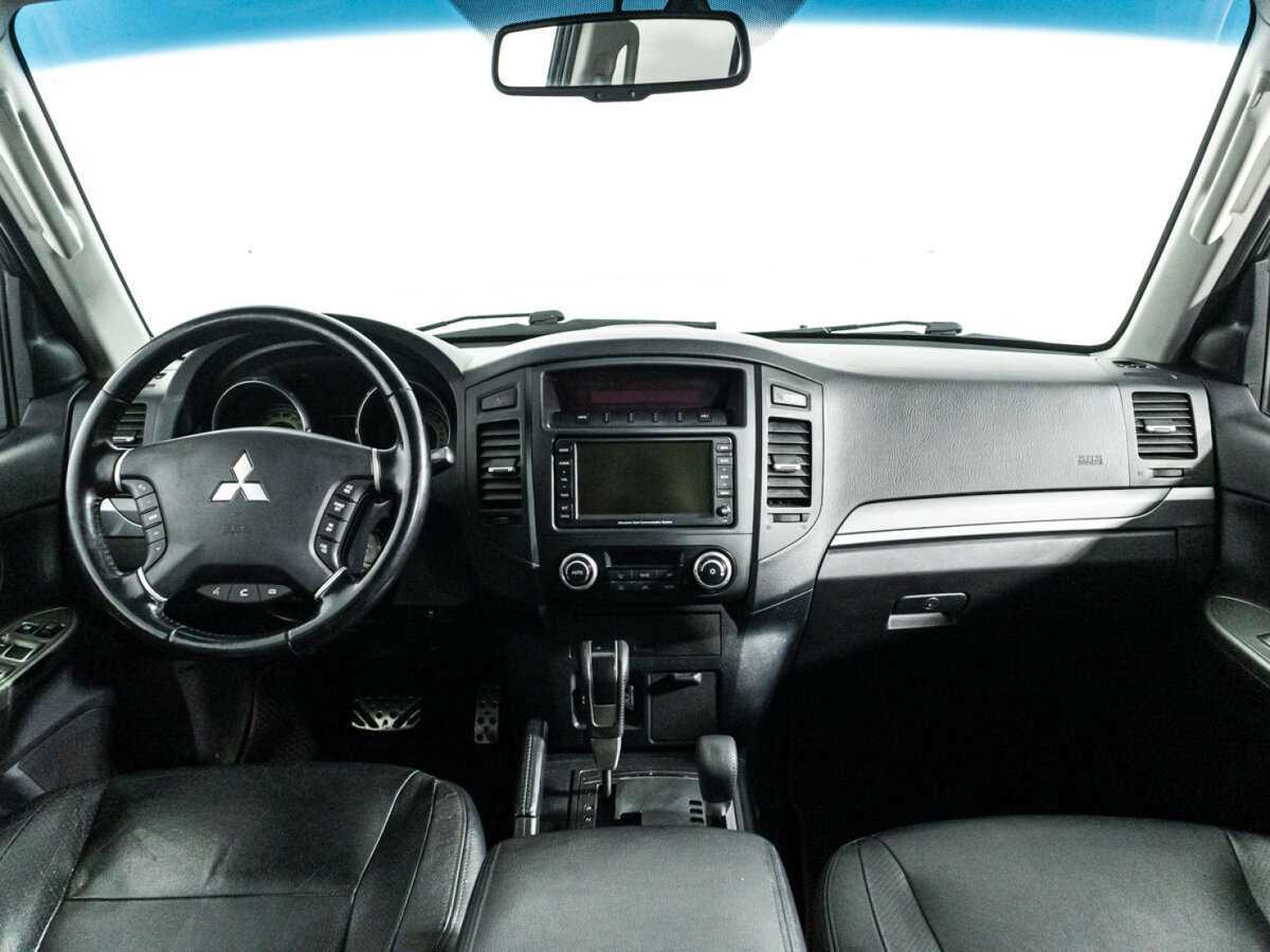 Mitsubishi Pajero с пробегом — 2012 год. Фото: #10