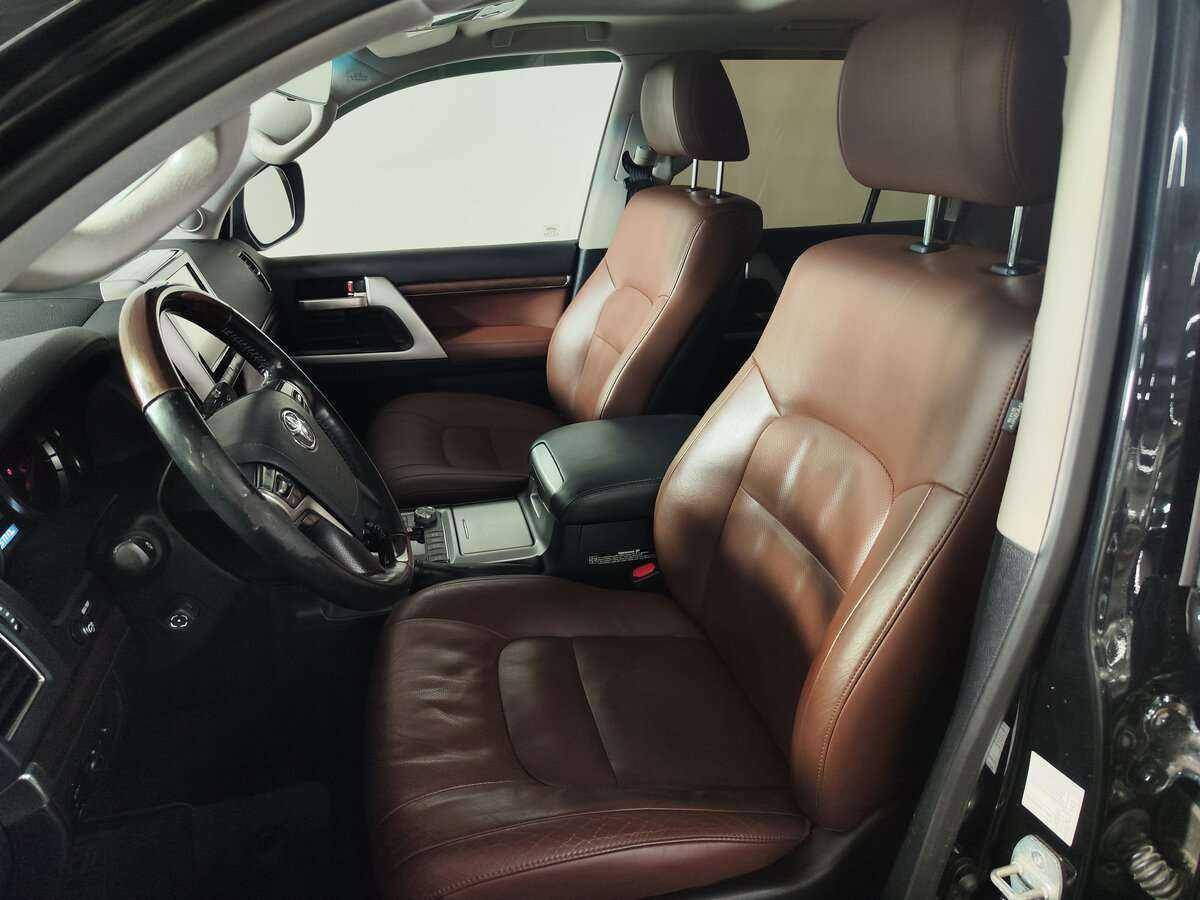 Toyota Land Cruiser с пробегом — 2016 год. Фото: #10
