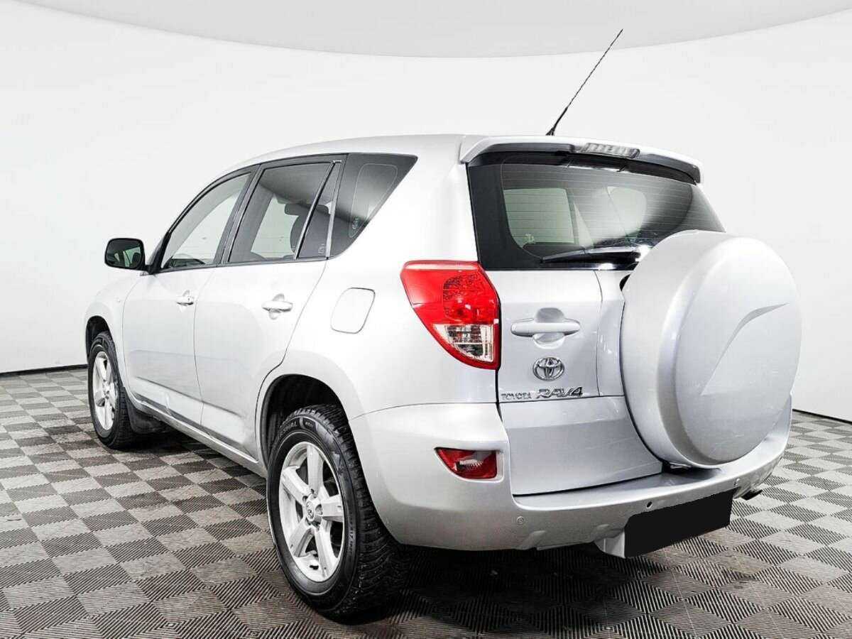 Toyota RAV4 с пробегом — 2006 год. Фото: #6