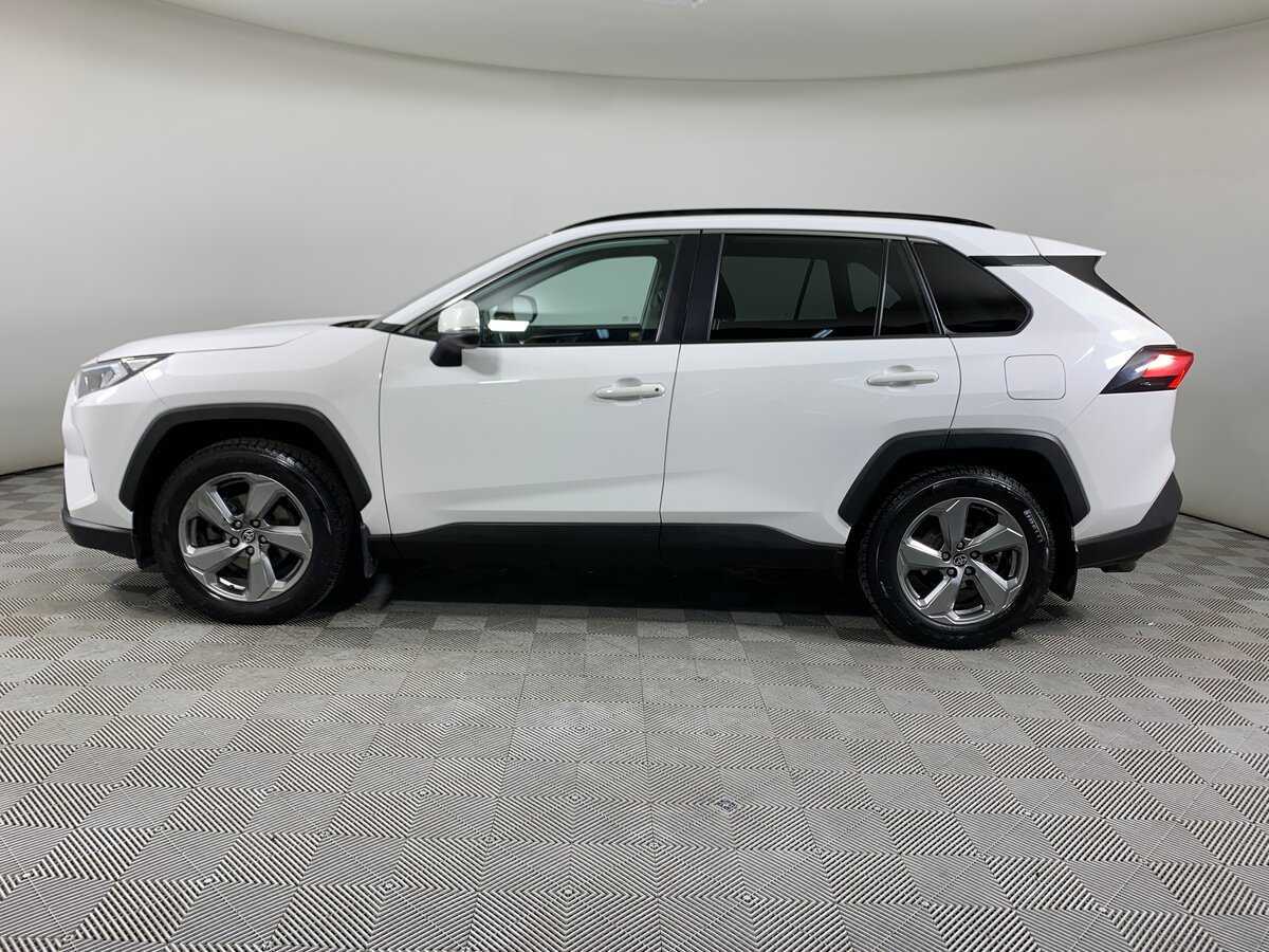 Toyota RAV4 с пробегом — 2020 год. Фото: #7