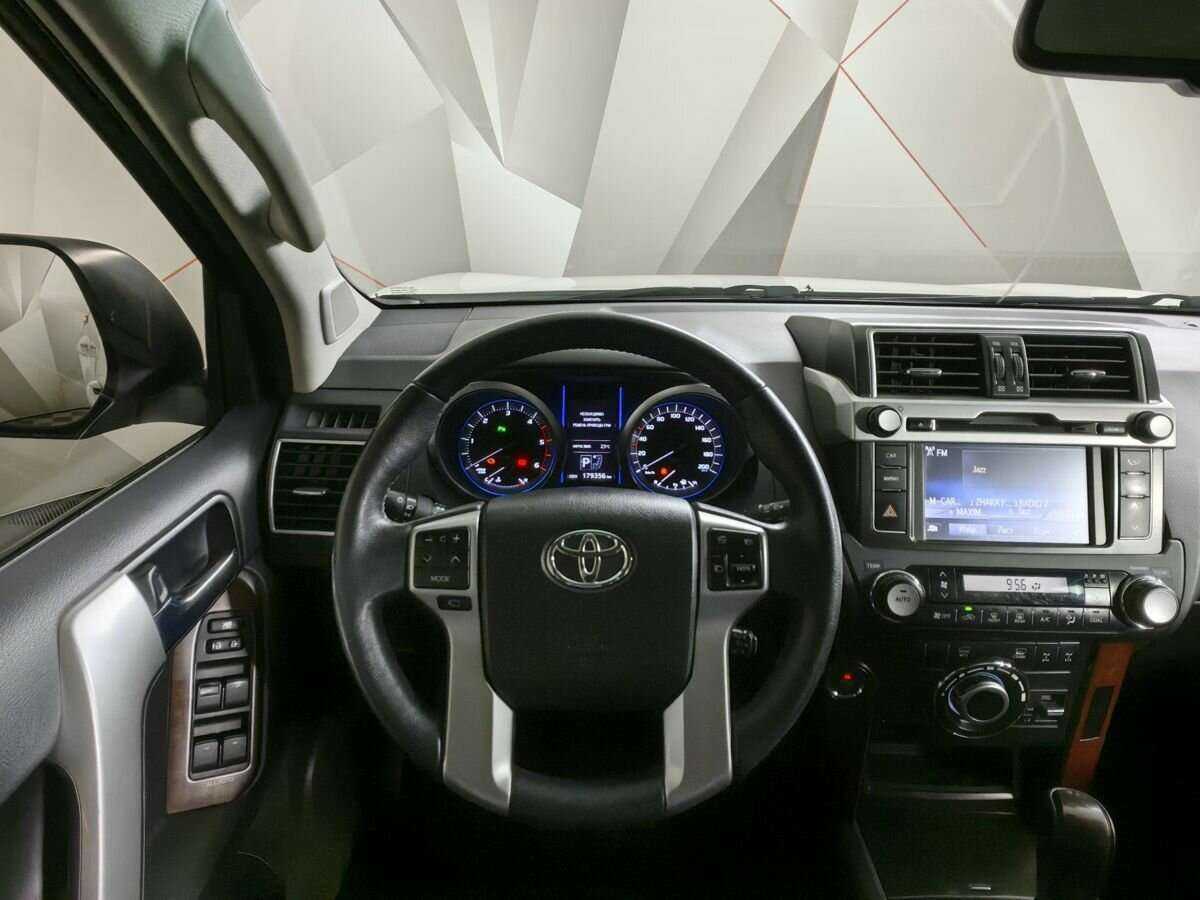 Toyota Land Cruiser Prado с пробегом — 2014 год. Фото: #14