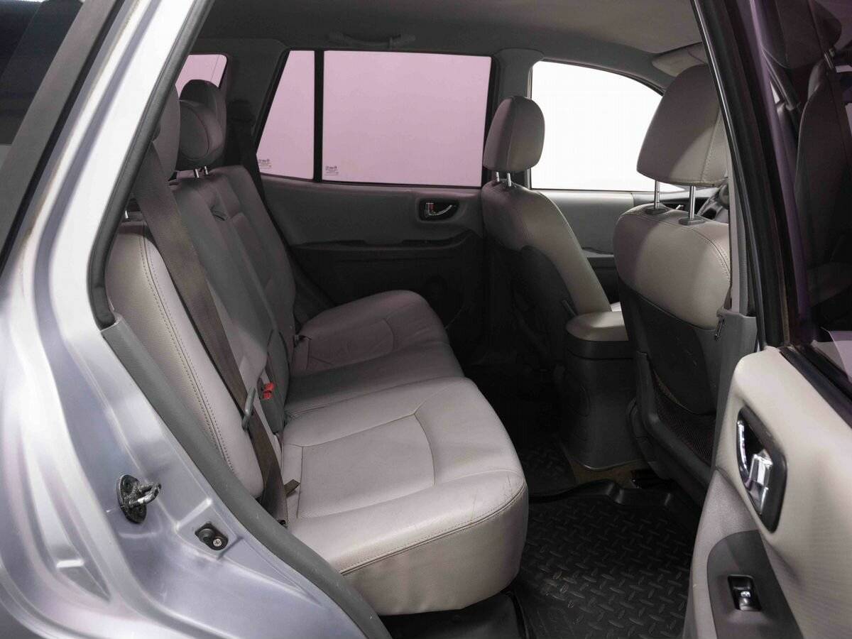 Hyundai Santa Fe с пробегом — 2008 год. Фото: #9