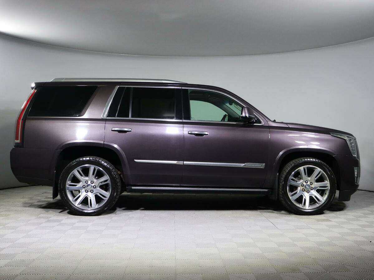Cadillac Escalade с пробегом — 2015 год. Фото: #2
