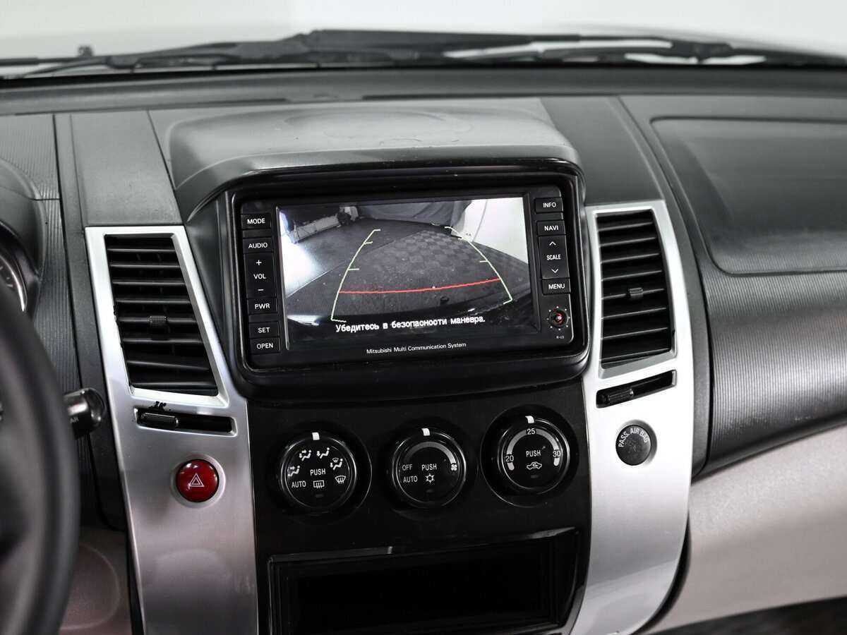 Mitsubishi Pajero Sport с пробегом — 2010 год. Фото: #10