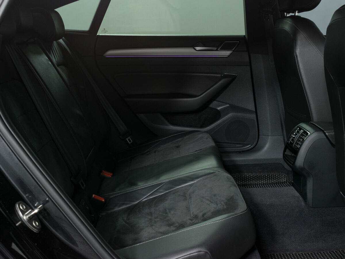 Volkswagen Arteon с пробегом — 2018 год. Фото: #12