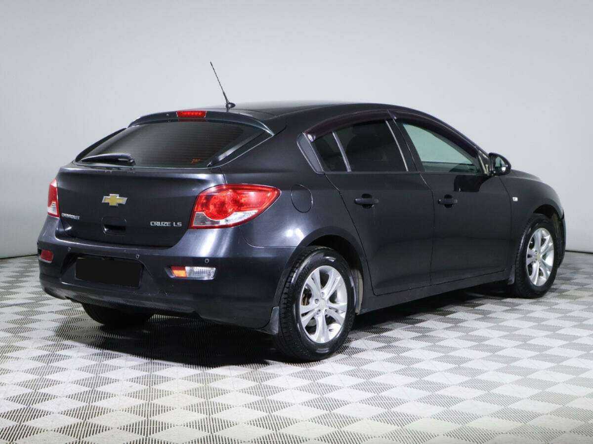 Chevrolet Cruze с пробегом — 2012 год. Фото: #3