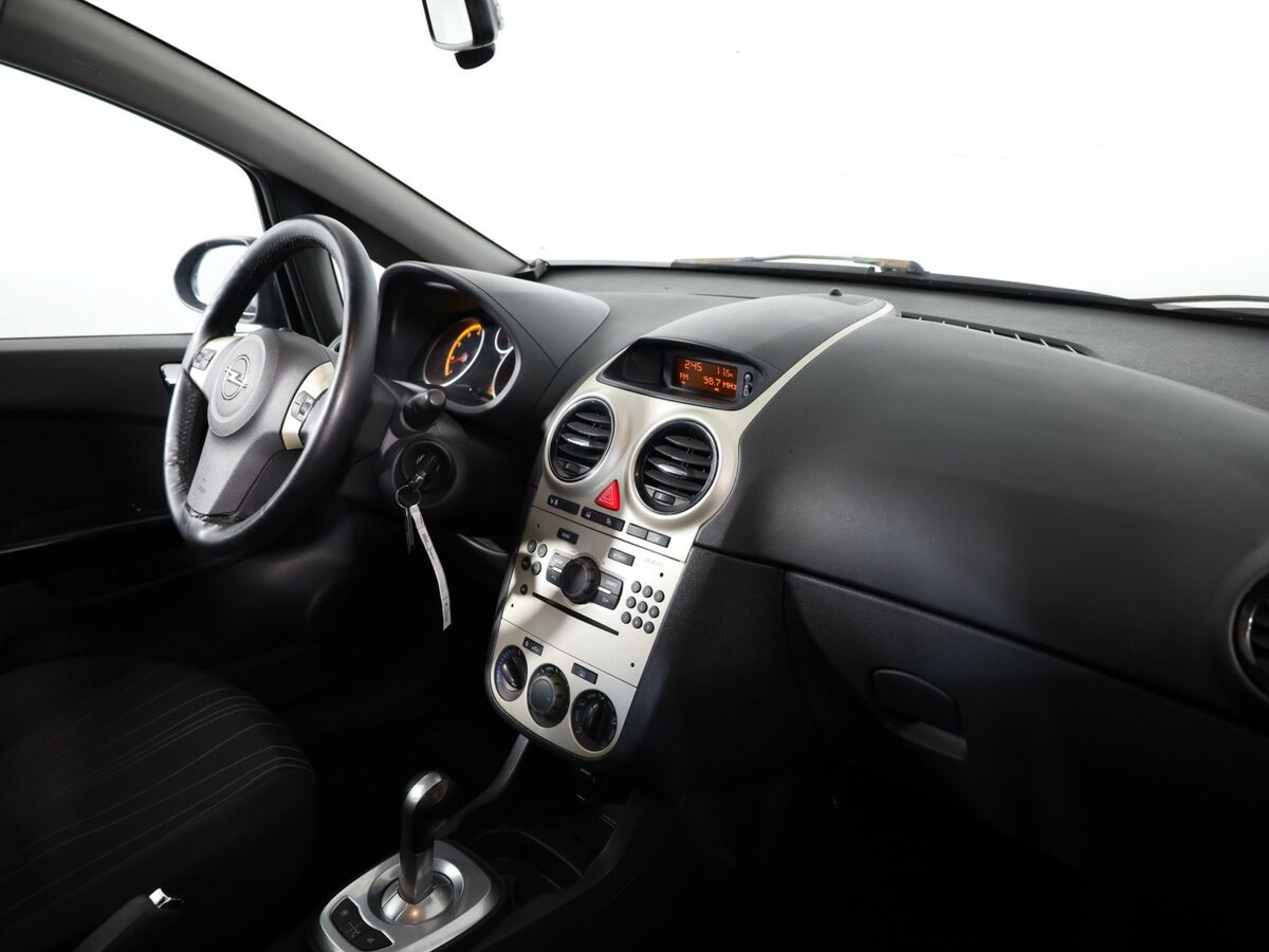 Opel Corsa с пробегом — 2007 год. Фото: #6