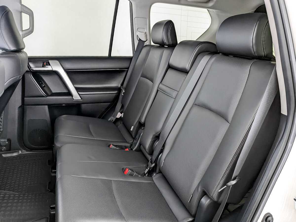Toyota Land Cruiser Prado с пробегом — 2021 год. Фото: #11