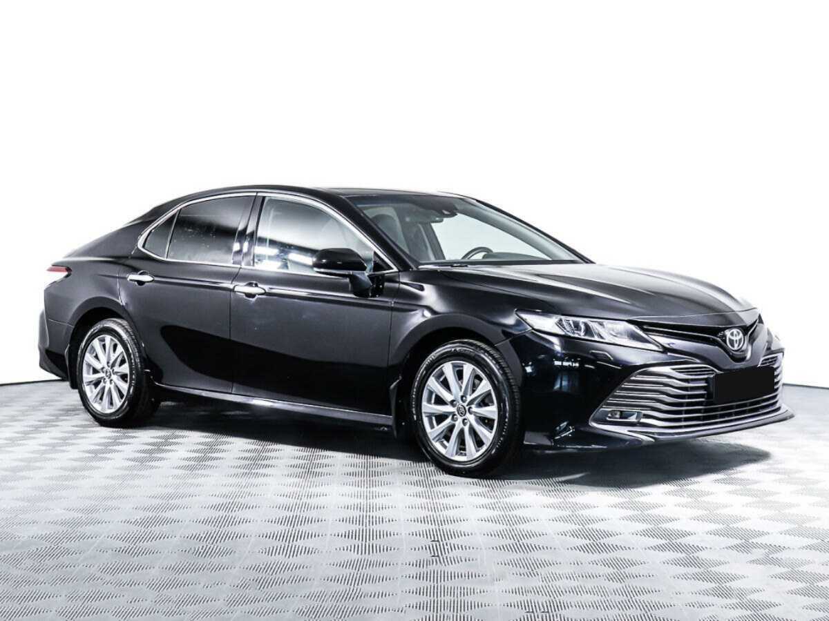 Toyota Camry с пробегом — 2019 год. Фото: #1