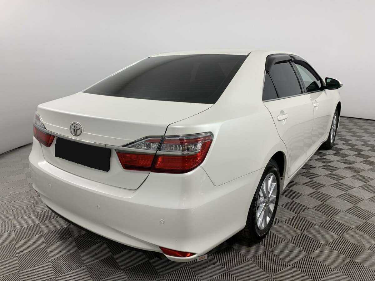 Toyota Camry с пробегом — 2016 год. Фото: #4