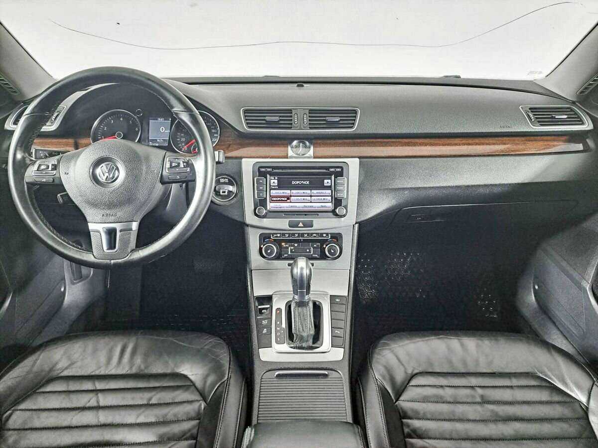 Volkswagen Passat с пробегом — 2011 год. Фото: #11