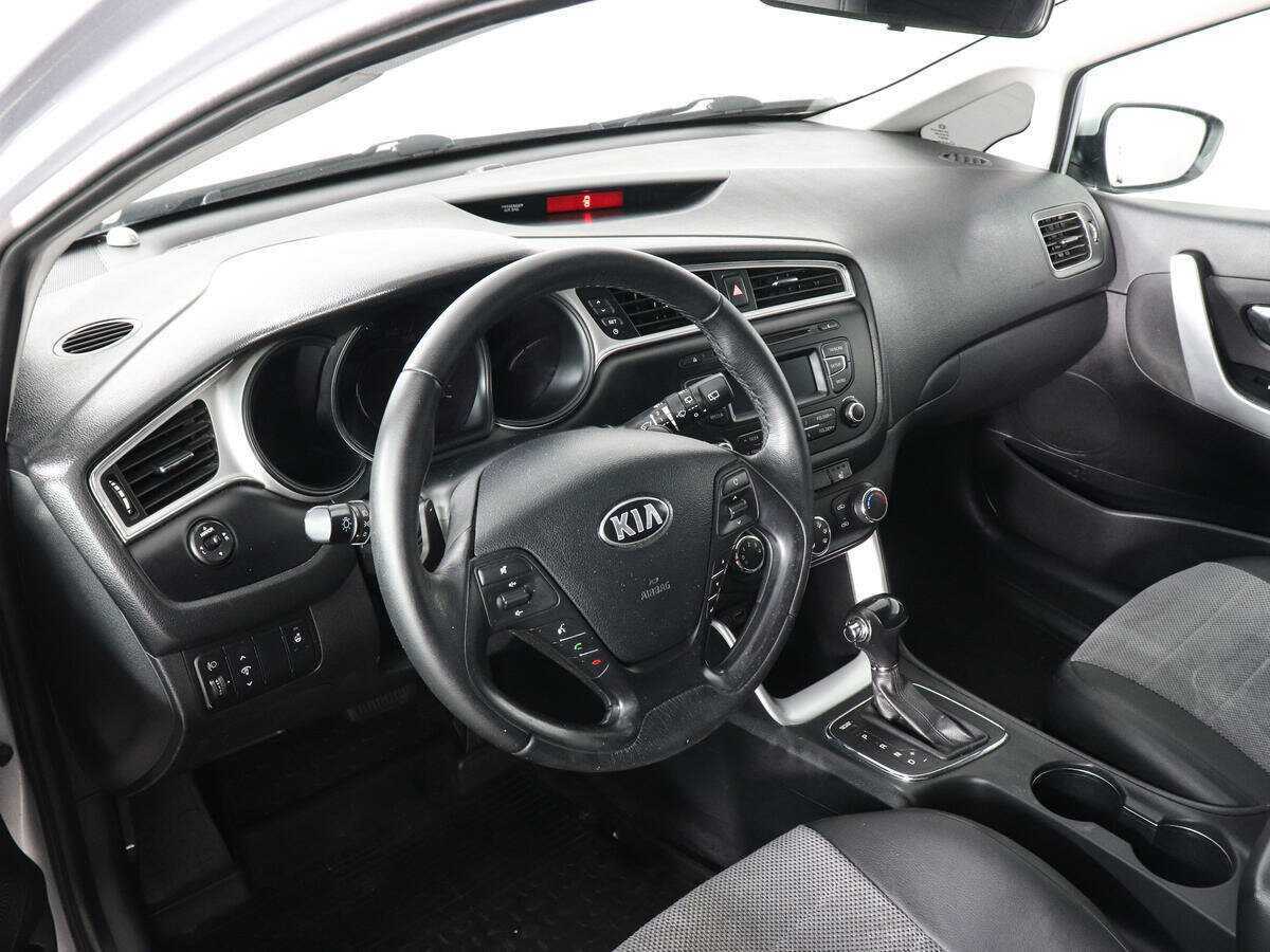 Kia Ceed с пробегом — 2015 год. Фото: #8