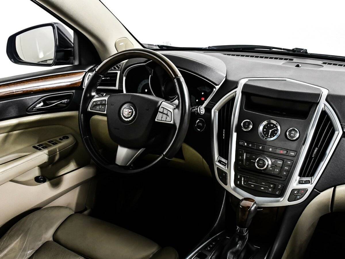 Cadillac SRX с пробегом — 2011 год. Фото: #8