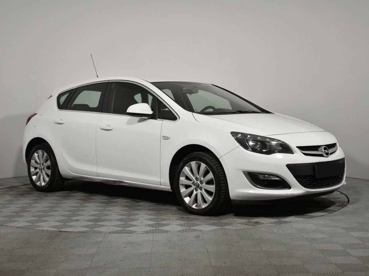 Opel Astra с пробегом — 2014 год. Фото: #2