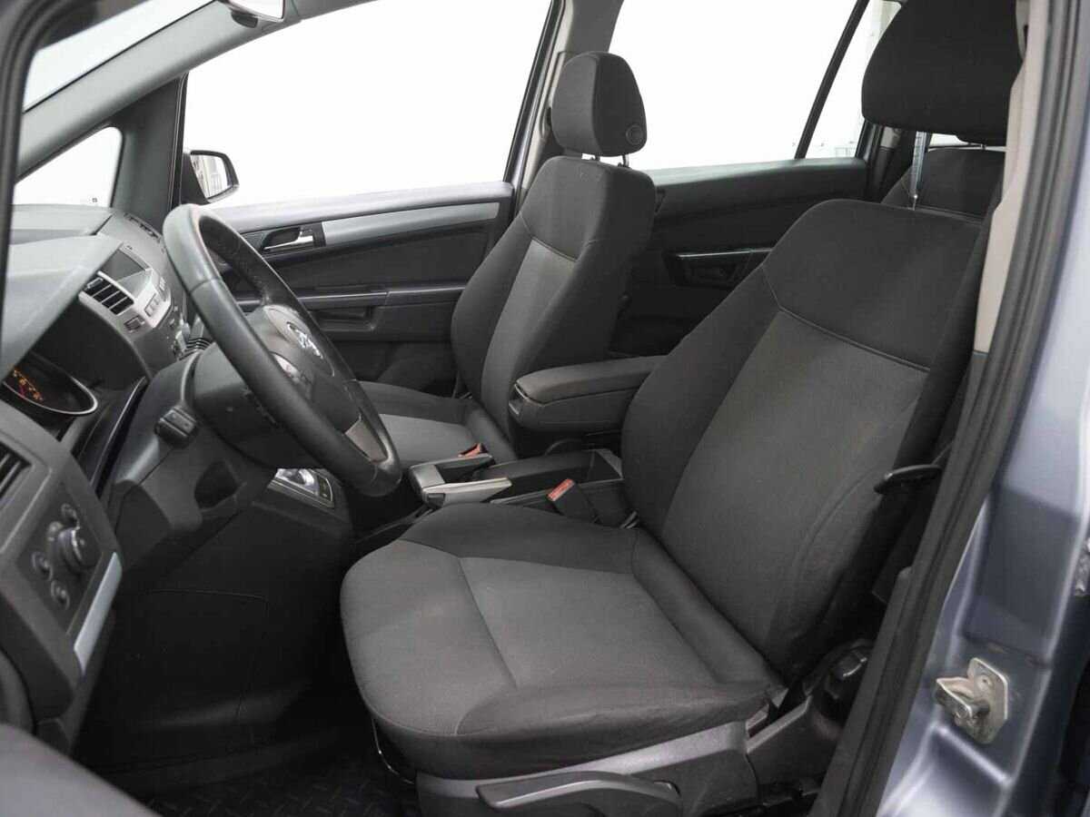 Opel Zafira с пробегом — 2007 год. Фото: #8