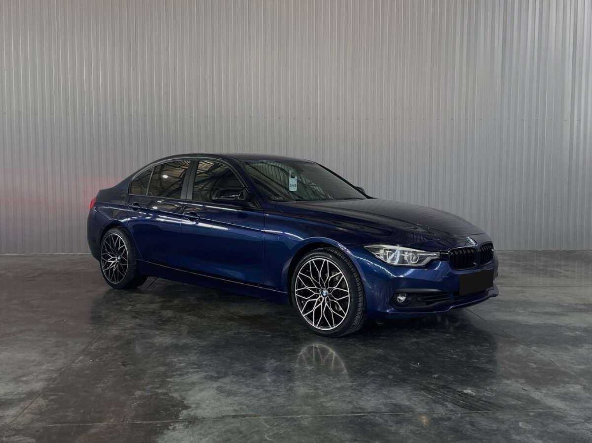 BMW 3 серии с пробегом — 2018 год. Фото: #2