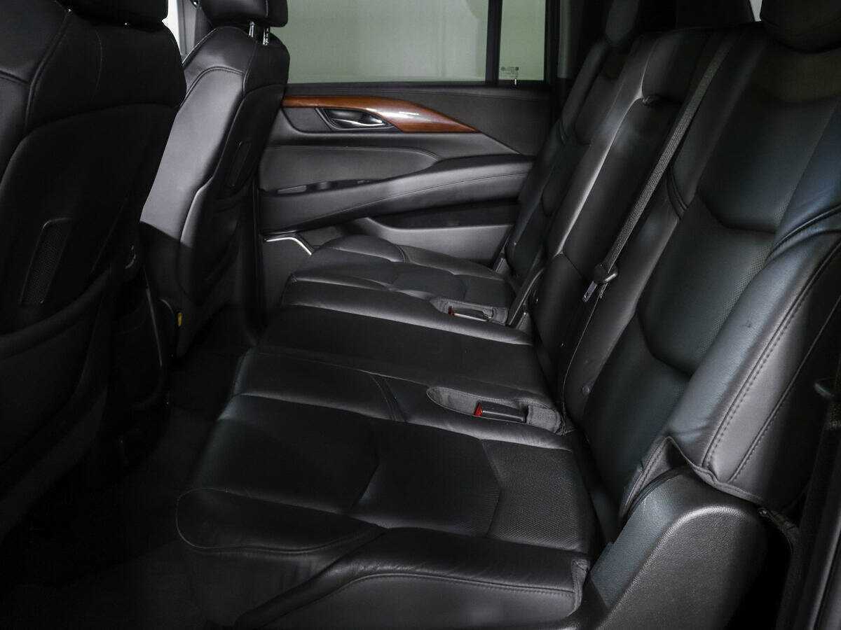 Cadillac Escalade с пробегом — 2018 год. Фото: #7