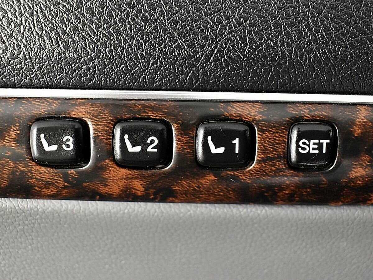 Toyota Land Cruiser с пробегом — 2007 год. Фото: #16
