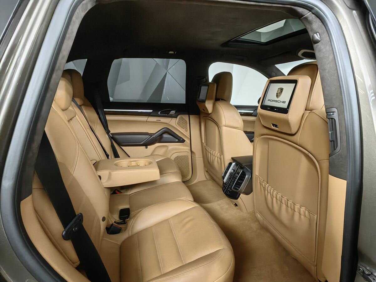 Porsche Cayenne с пробегом — 2012 год. Фото: #11
