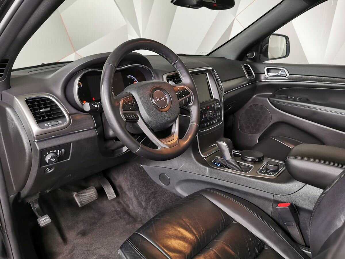 Jeep Grand Cherokee с пробегом — 2018 год. Фото: #13