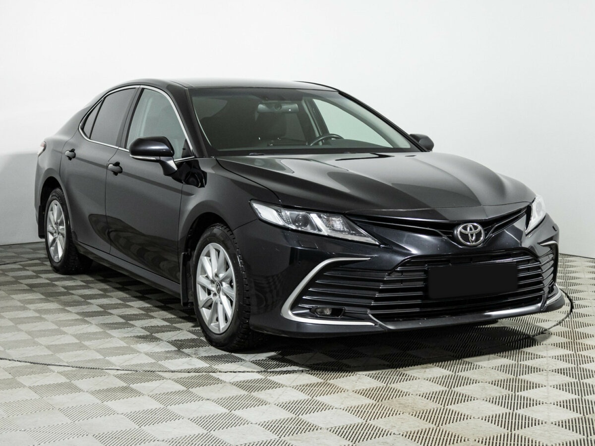 Toyota Camry с пробегом — 2021 год. Фото: #2