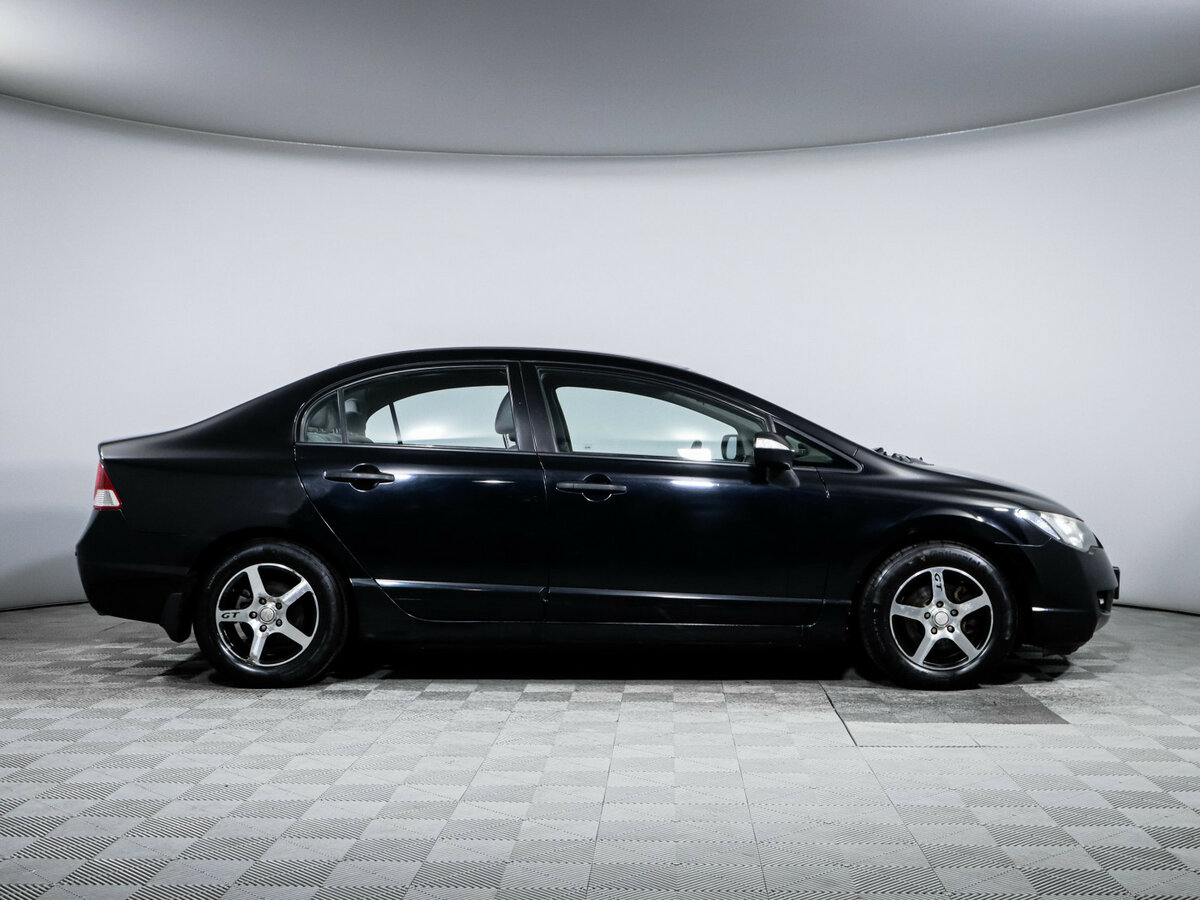 Honda Civic с пробегом — 2007 год. Фото: #3