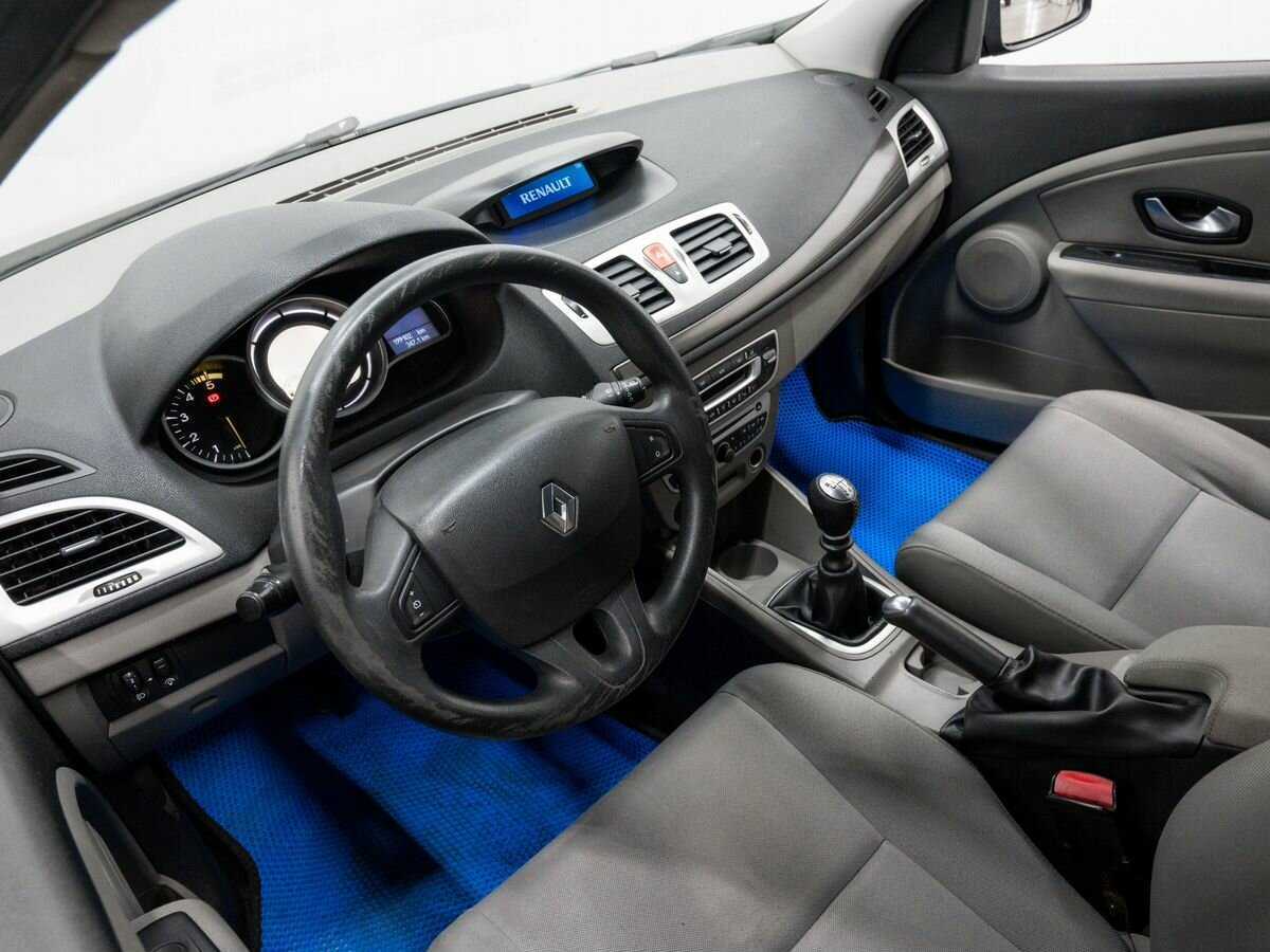 Renault Megane с пробегом — 2009 год. Фото: #12