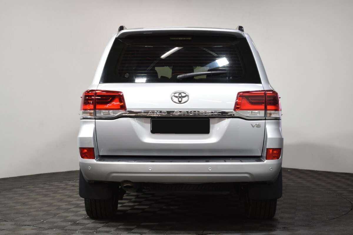 Toyota Land Cruiser с пробегом — 2015 год. Фото: #4