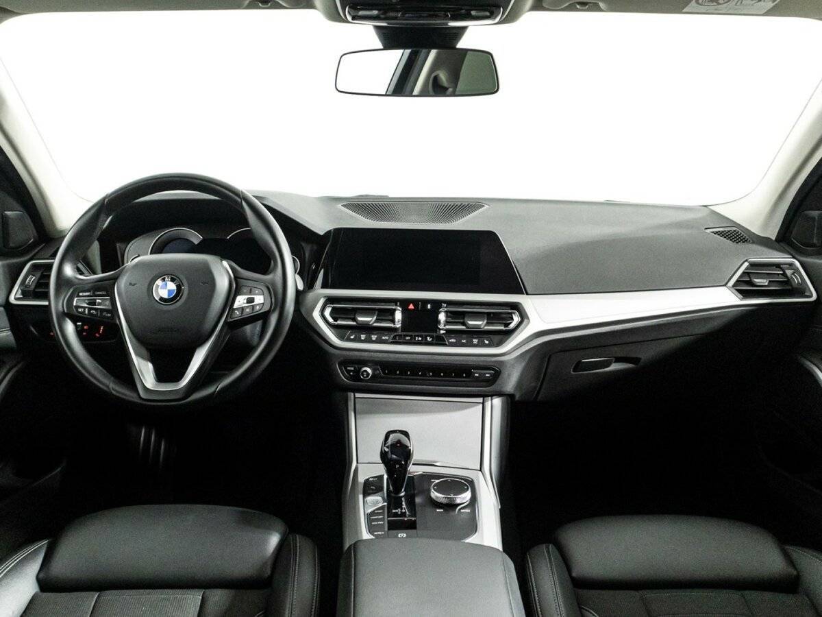 BMW 3 серии с пробегом — 2019 год. Фото: #12