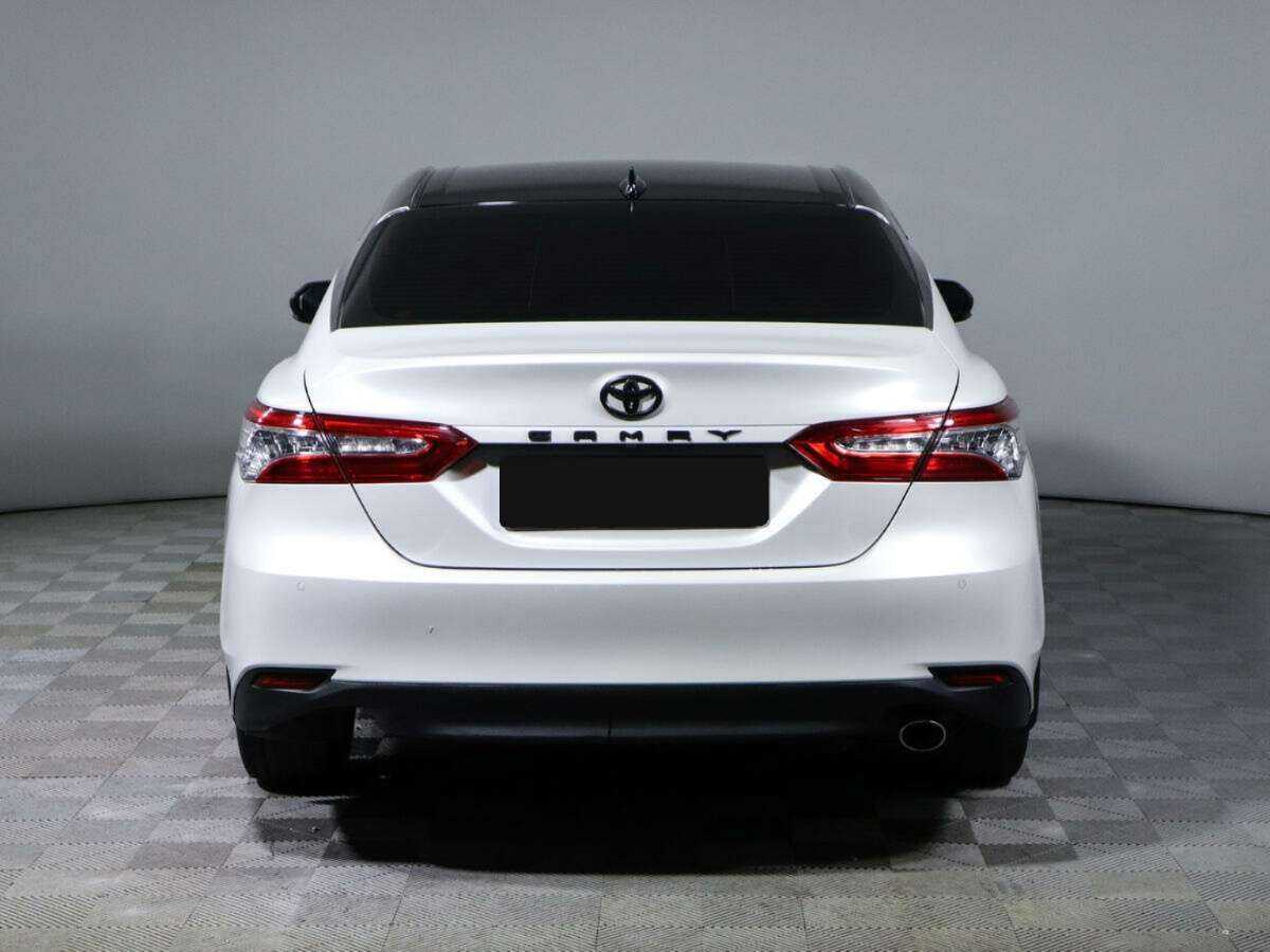 Toyota Camry с пробегом — 2019 год. Фото: #4