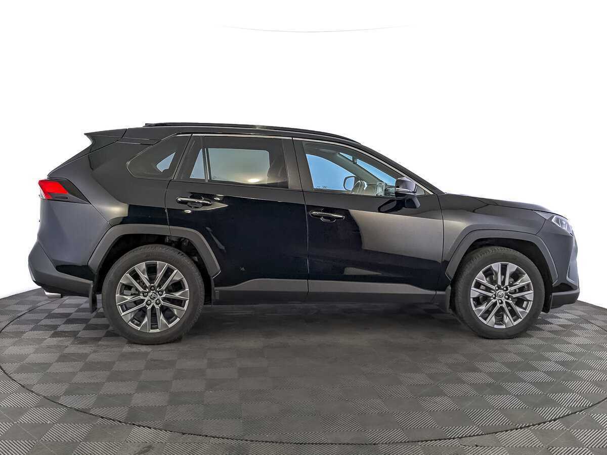 Toyota RAV4 с пробегом — 2022 год. Фото: #3