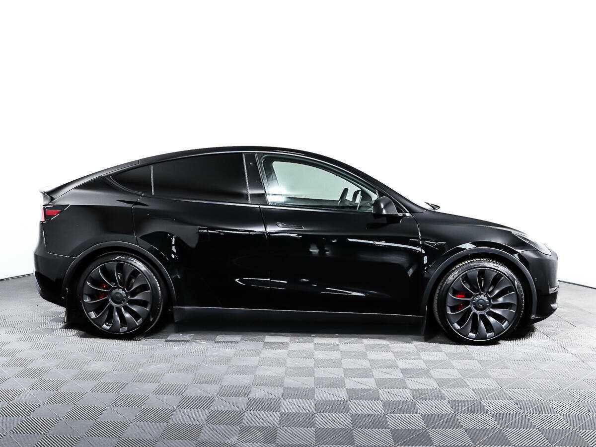 Tesla Model Y с пробегом — 2021 год. Фото: #3