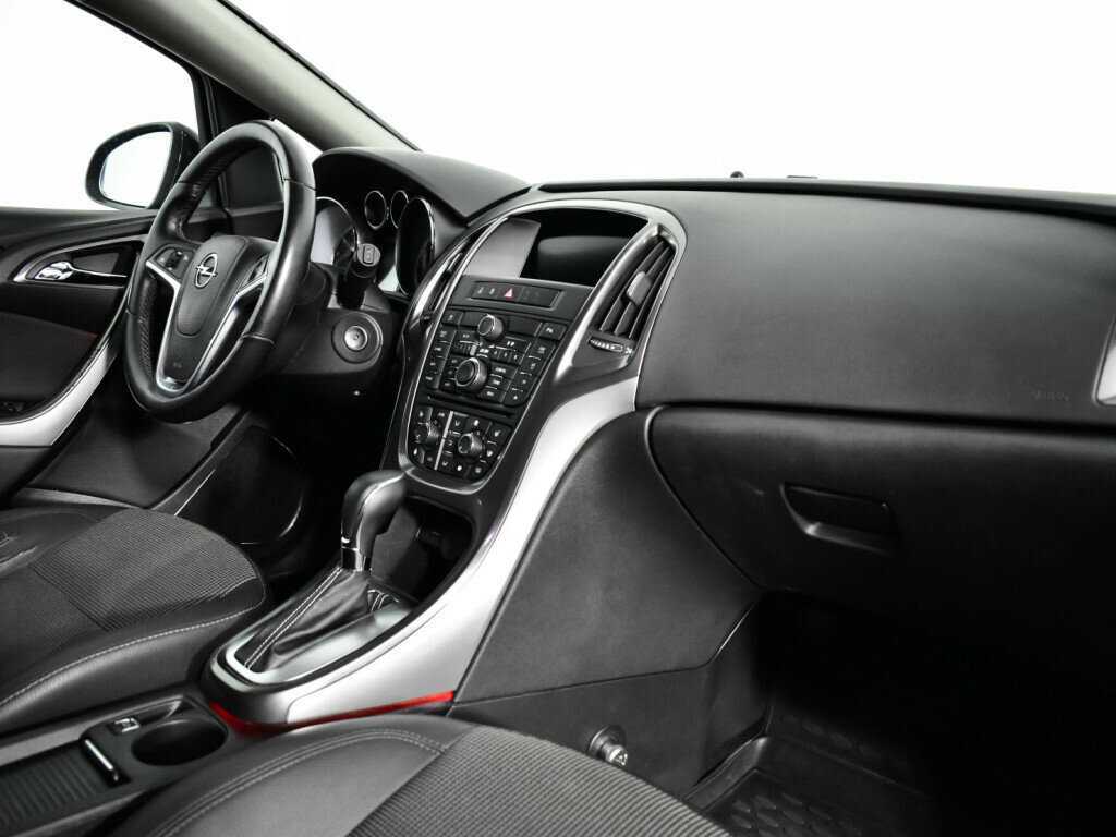 Opel Astra с пробегом — 2011 год. Фото: #8