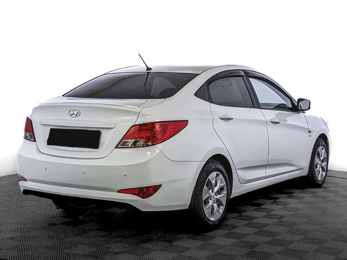 Hyundai Solaris с пробегом — 2015 год. Фото: #3