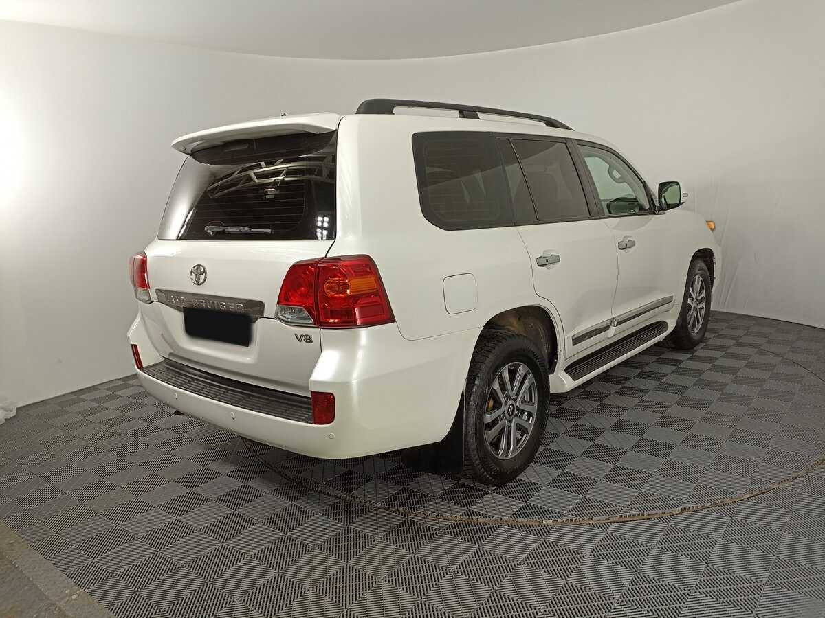 Toyota Land Cruiser с пробегом — 2015 год. Фото: #4