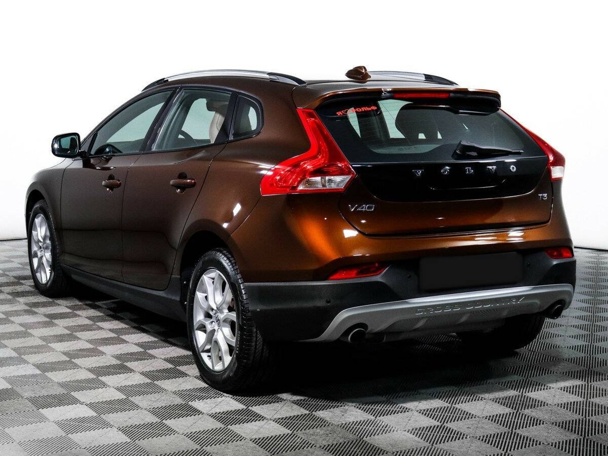 Volvo V40 Cross Country с пробегом — 2018 год. Фото: #6