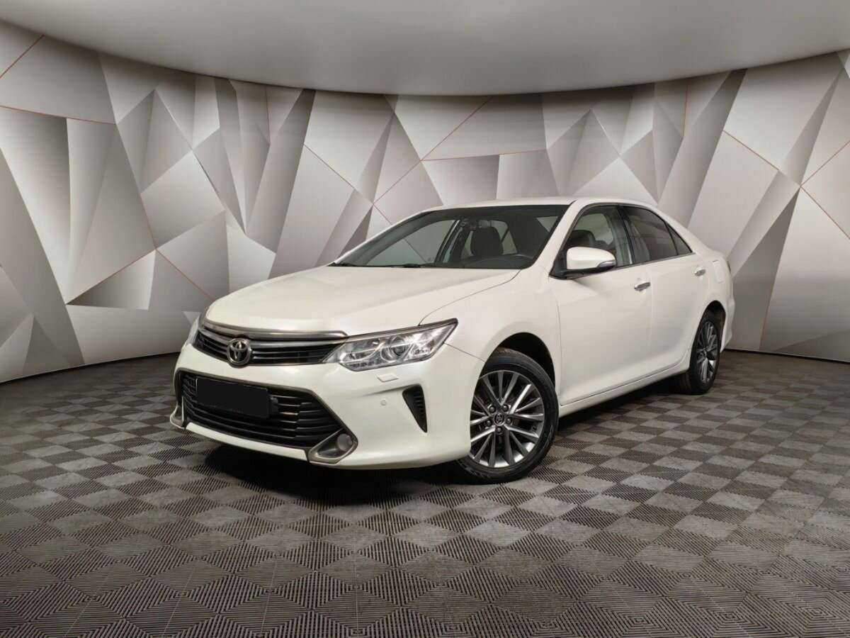 Toyota Camry с пробегом — 2017 год. Фото: #0