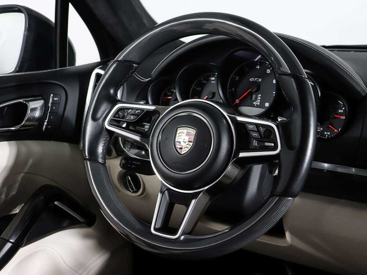Porsche Cayenne с пробегом — 2015 год. Фото: #16