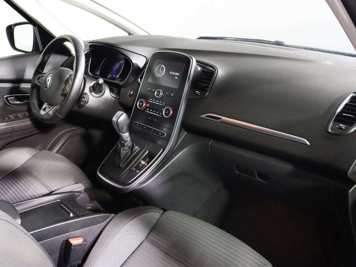 Renault Scenic с пробегом — 2019 год. Фото: #6