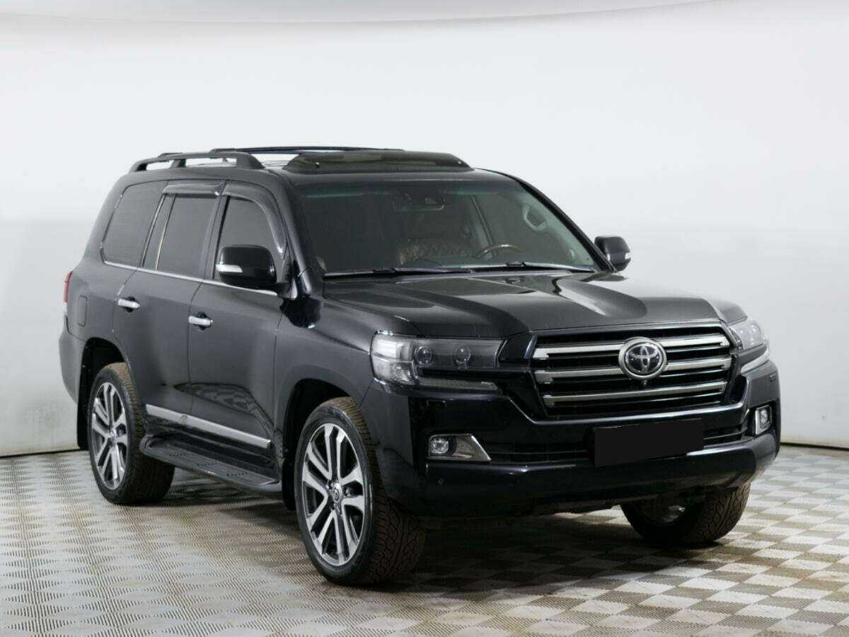 Toyota Land Cruiser с пробегом — 2015 год. Фото: #2