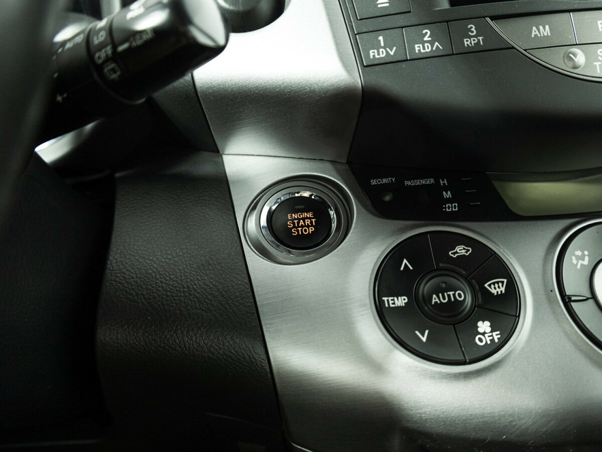 Toyota RAV4 с пробегом — 2007 год. Фото: #17