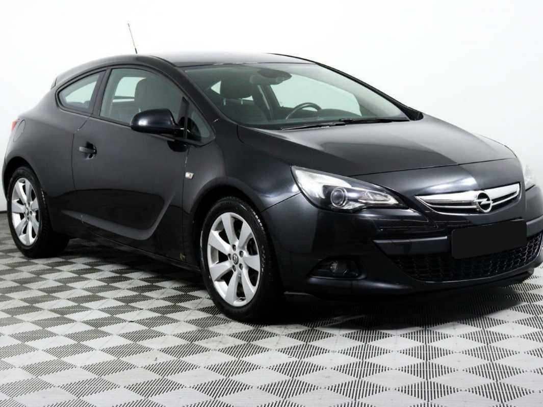Opel Astra с пробегом — 2012 год. Фото: #2