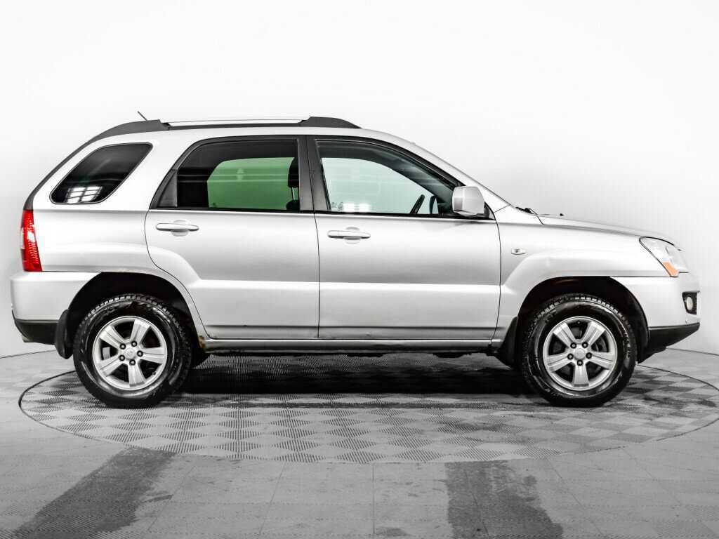 Kia Sportage с пробегом — 2010 год. Фото: #3