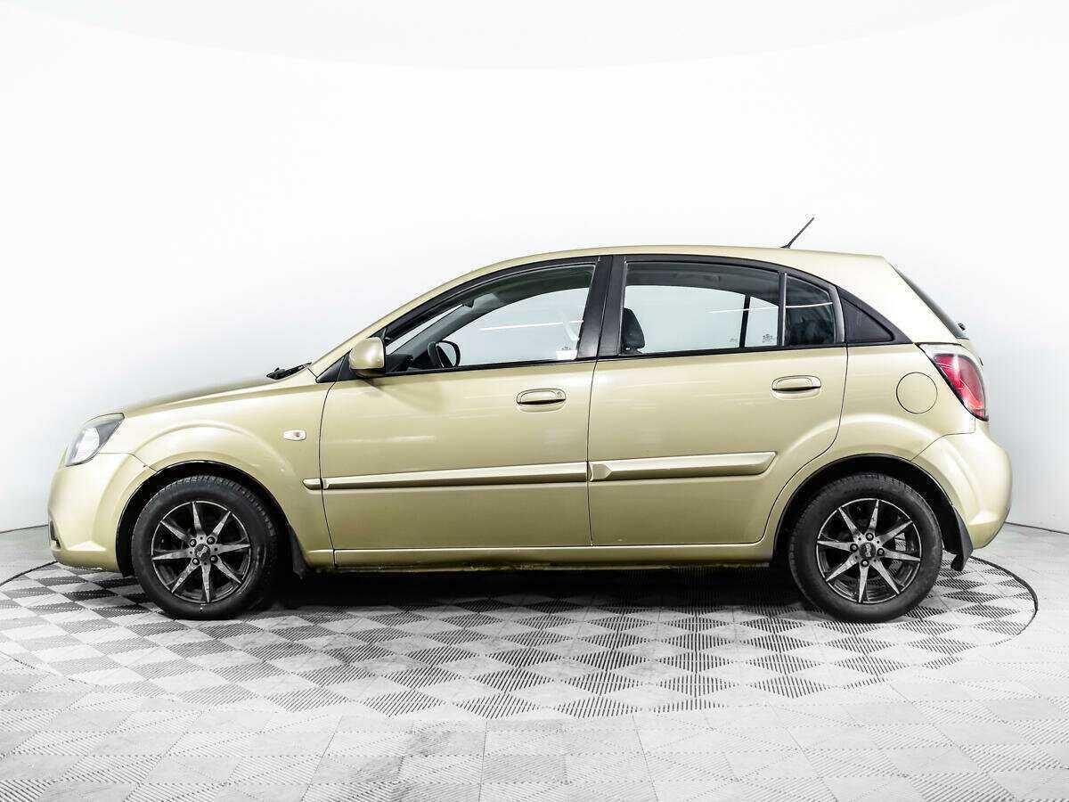 Kia Rio с пробегом — 2010 год. Фото: #7