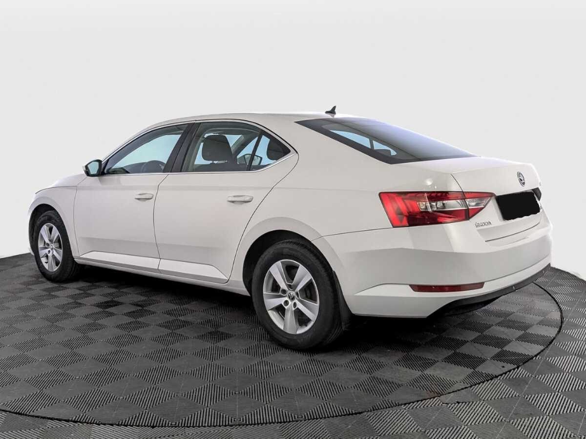 Skoda Superb с пробегом — 2017 год. Фото: #6
