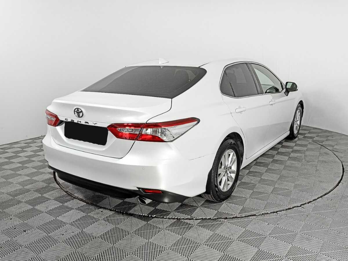 Toyota Camry с пробегом — 2019 год. Фото: #3