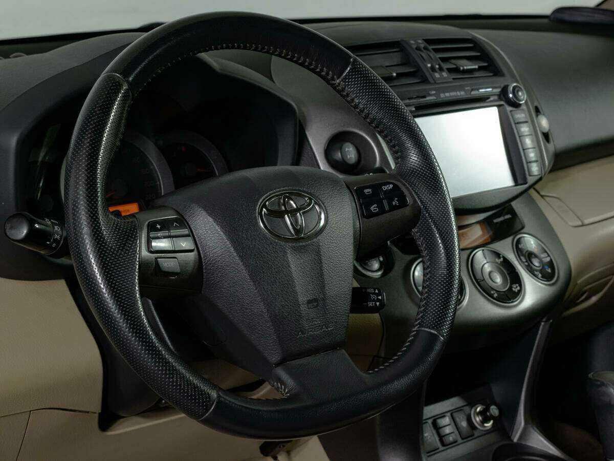 Toyota RAV4 с пробегом — 2010 год. Фото: #11