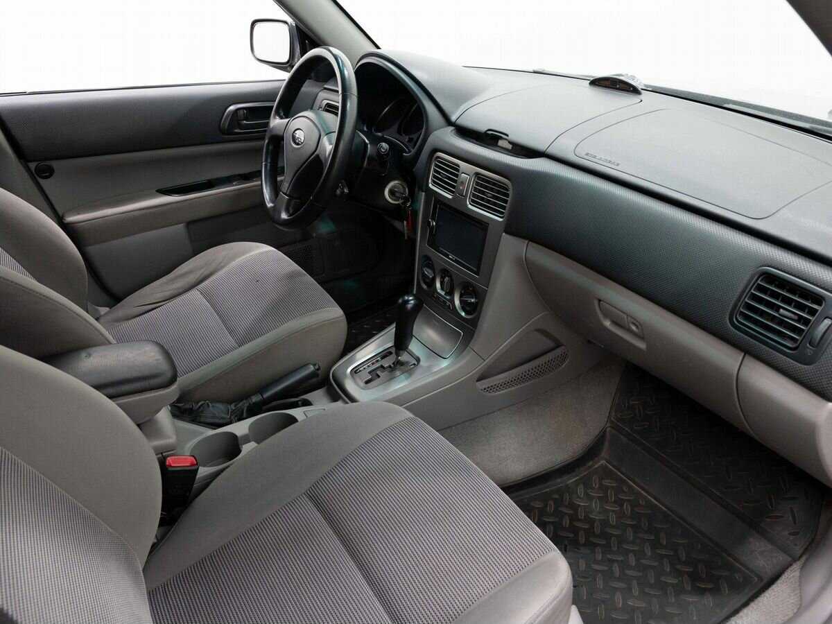 Subaru Forester с пробегом — 2005 год. Фото: #10