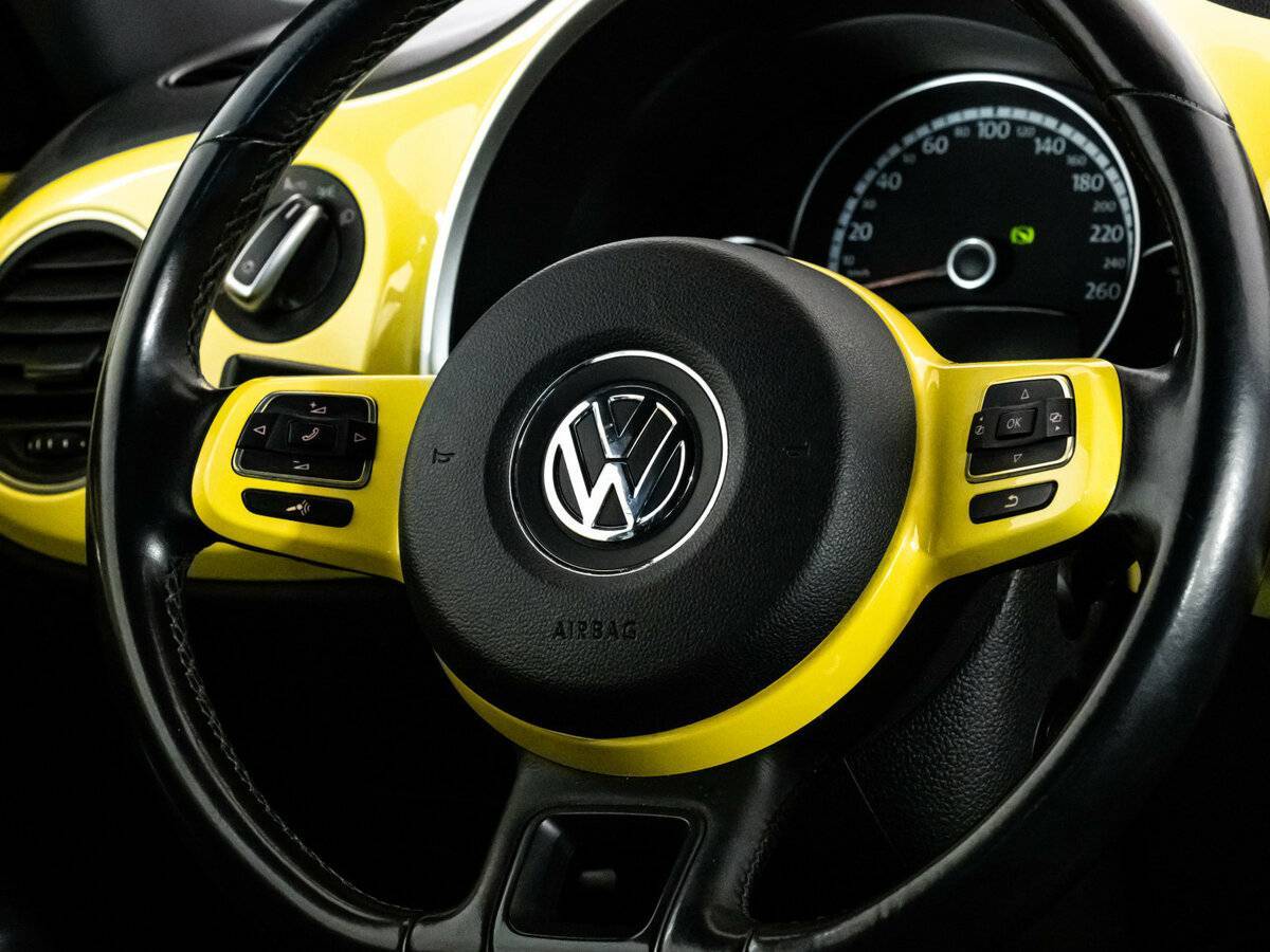 Volkswagen Beetle с пробегом — 2013 год. Фото: #13